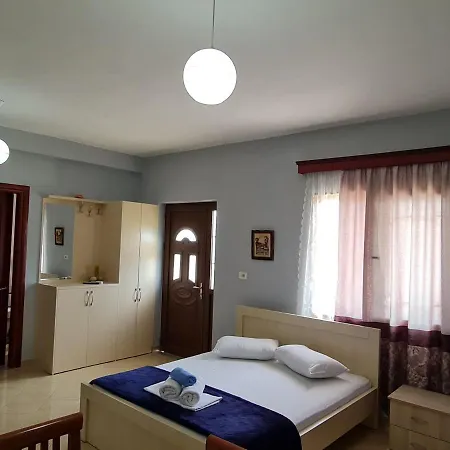 Remarkable 4-Bed House In Ksamil For Families 別荘 クサミル