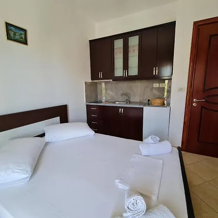 Remarkable 4-Bed House In Ksamil For Families 別荘