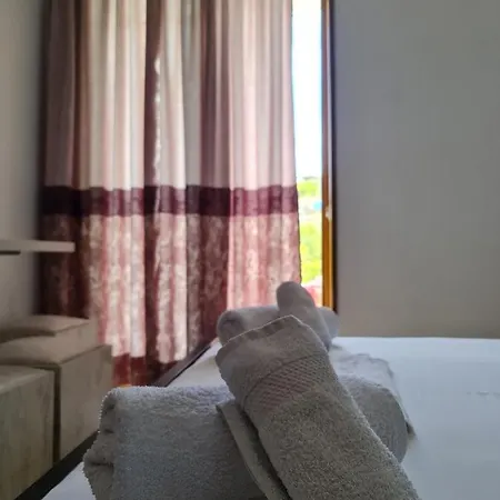 Remarkable 4-Bed House In Ksamil For Families * クサミル