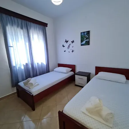 Remarkable 4-Bed House In Ksamil For Families クサミル
