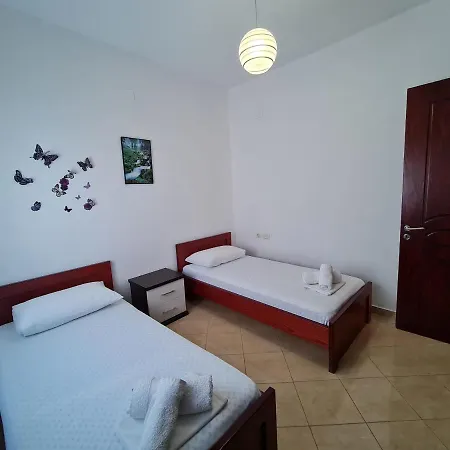 別荘 Remarkable 4-Bed House In Ksamil For Families *