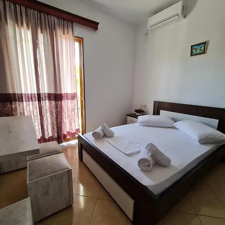 Remarkable 4-Bed House In Ksamil For Families クサミル