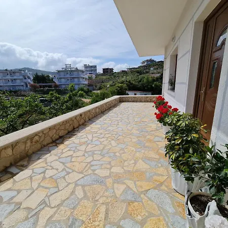 Remarkable 4-Bed House In Ksamil For Families クサミル